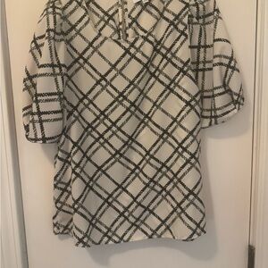 Gilli Black and White Plaid Button Down Shirt